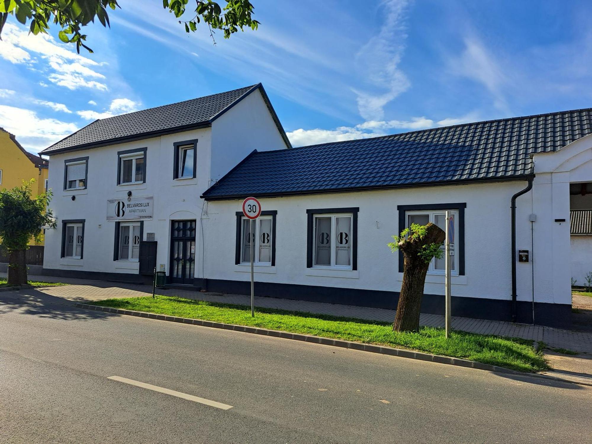Belvarosi Lux Apartman Vásárosnamény Exterior foto